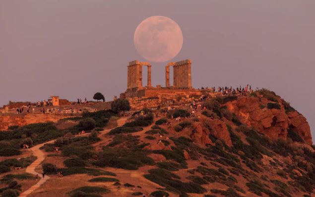 Siêu nguyệt thực đầu tiên của năm: Dân tình háo hức ngắm "chị Hằng khoe sắc" từ khắp nơi trên thế giới