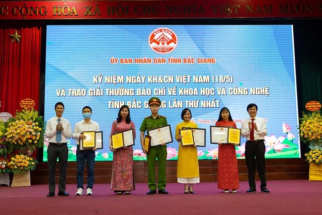  Giải thưởng đã thu hút nhiều tác giả, nhóm tác giả từ trong và ngoài tỉnh Bắc Giang tham dự
