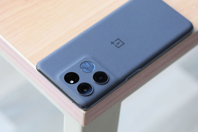 Smartphone Dimensity 8100-Max, RAM 12 GB, sạc 67W, màn hình 120Hz, giá ‘mềm’