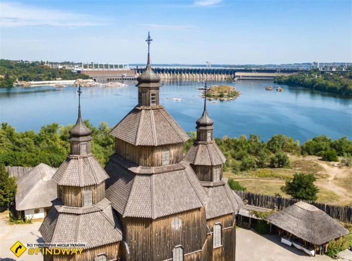 Địa điểm xinh đẹp độc nhất miền Đông Ukraine khiến du khách thế giới kinh ngạc - 9