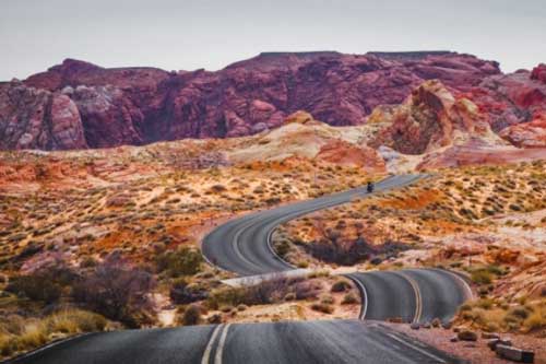 Cung đường nguệch ngoạc như bị lỗi trở thành điểm check-in của du khách khắp nơi