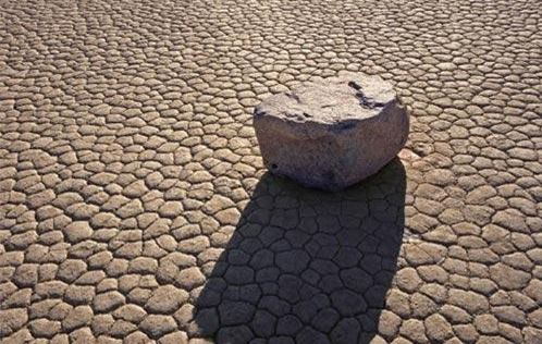 Gi&#x1EA3;i m&#xE3; b&#xED; &#x1EA9;n v&#x1EC1; nh&#x1EEF;ng &#x2018;h&#xF2;n &#x111;&#xE1; bi&#x1EBF;t &#x111;i&#x2019; t&#x1EA1;i thung l&#x169;ng ch&#x1EBF;t