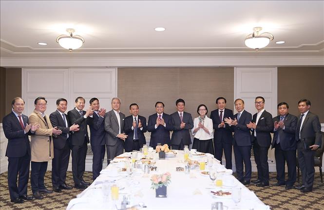 Th&#x1EE7; t&#x1B0;&#x1EDB;ng ti&#x1EBF;p c&#xE1;c doanh nghi&#x1EC7;p, nh&#xE0; khoa h&#x1ECD;c Vi&#x1EC7;t ki&#x1EC1;u v&#xE0; Hoa K&#x1EF3;