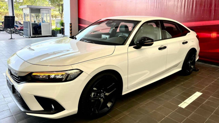 Khách mua Honda Civic RS phải chờ cả tháng để nhận xe