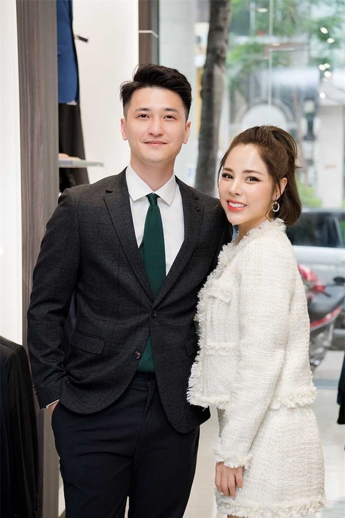 Vợ sắp cưới của Huỳnh Anh dằn mặt fan nữ nửa đêm gửi ảnh 'mát mẻ' cho nam diễn viên