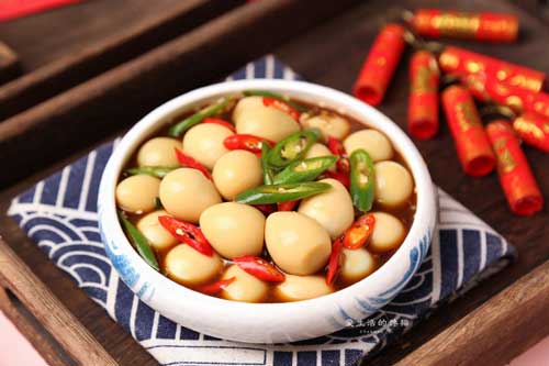 Có hũ trứng cút ngâm tương, ngày bận rộn chỉ cần lấy ra ăn với cơm nóng