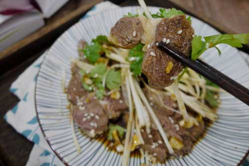 Gỏi bò bóp thấu chua ngọt, đậm đà ngon như ngoài quán nhậu, ông xã sẽ “mê tít”