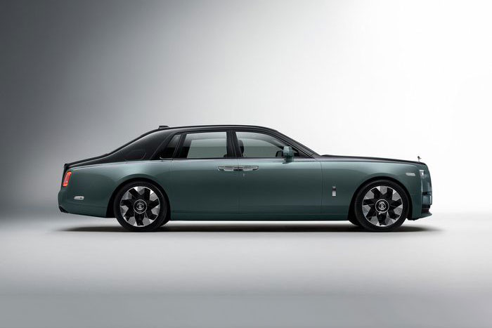 'Soi' siêu xe Rolls-Royce Phantom 2022 vừa trình làng