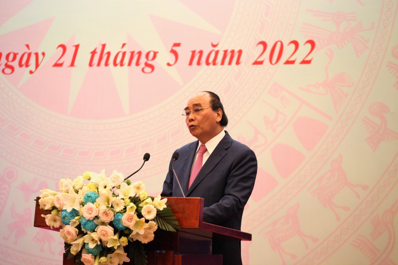 Chủ tịch nước Nguyễn Xuân Phúc phát biểu tại Lễ tôn vinh trí thức khoa học và công nghệ tiêu biểu năm 2022.