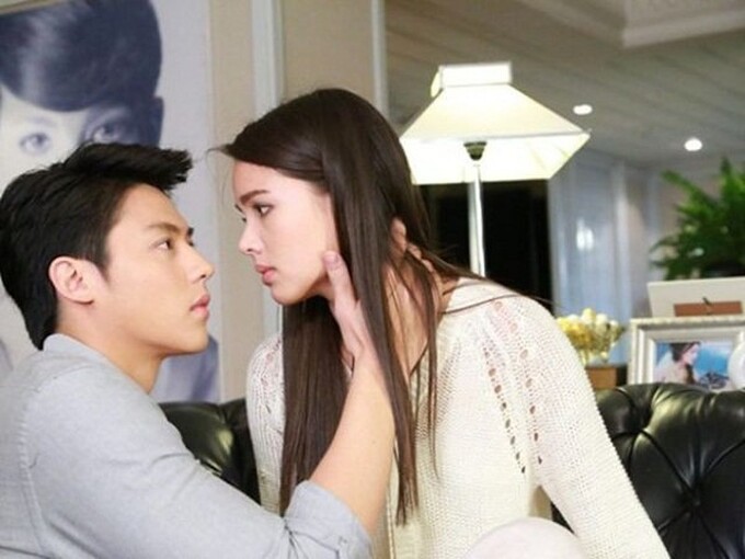 Cưới chưa đầy năm, chồng đùng đùng ly hôn vì... tình cũ giàu có trở về cuộc sống độc thân