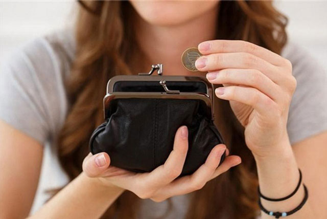 Phụ nữ tiện tay vứt 5 thứ này trong túi xách: Bảo sao suốt ngày phải than nghèo khổ, chỉ thấy tiền ra