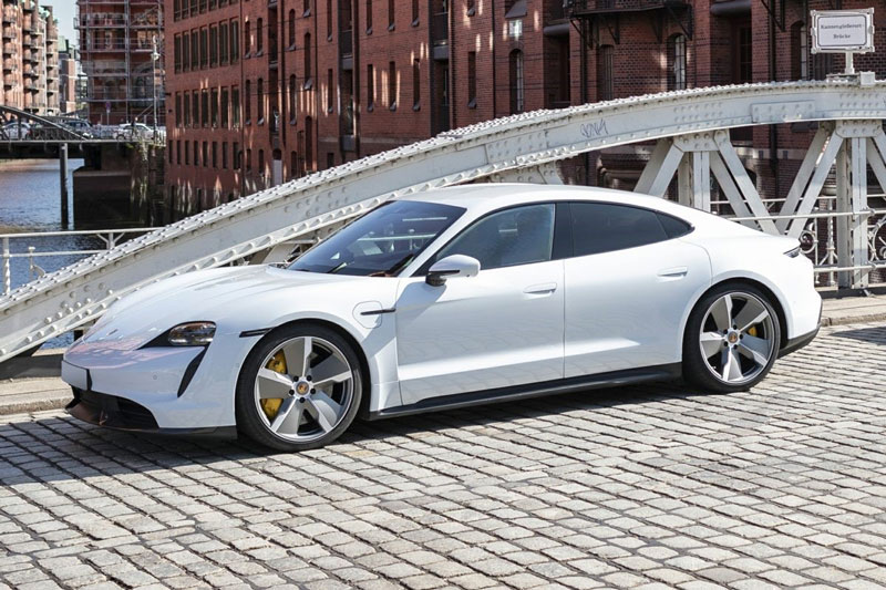 Top 5 xe thể thao nặng nhất thế giới: Porsche Taycan 4S đầu bảng