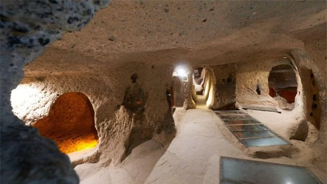 Đang sửa tầng hầm, người đàn ông phát hiện cả một thành phố cổ sâu 18 tầng bên dưới nhà mình - Ảnh 11.