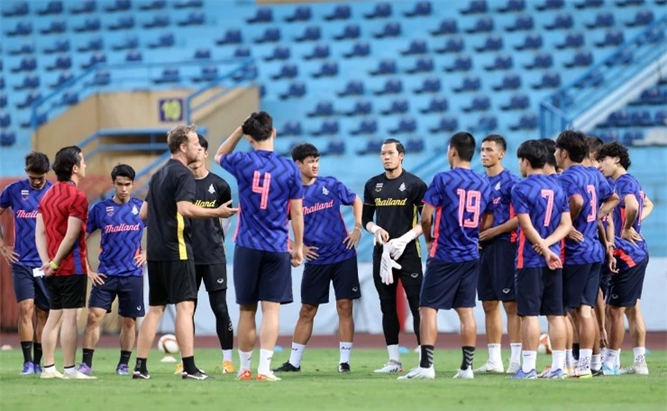 HLV U23 Thái Lan ăn mừng phấn khích trước đại chiến U23 Việt Nam - 5