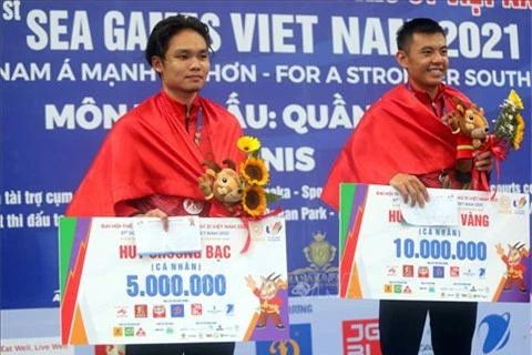 Lý Hoàng Nam và Trịnh Linh Giang mang về cho Việt Nam tấm HCV và HCB đơn nam môn quần vợt tại SEA Games 31