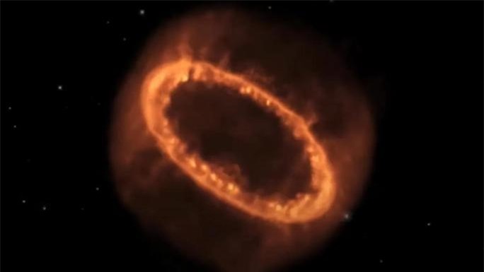 Vòng tròn lửa từ vũ trụ khác hiện ra gần chúng ta, khoa học bối rối - Ảnh 1.