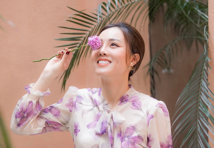 Vợ 3 của NSND Công Lý than thở: Giờ đăng cái gì cũng lo sợ bị tấn công