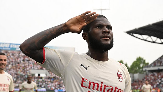 Hủy diệt Sassuolo, Milan vô địch Serie A sau 11 năm chờ đợi