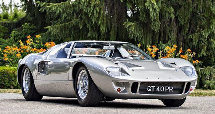 Top 10 xe hơi ấn tượng nhất từng được ‘hồi sinh’