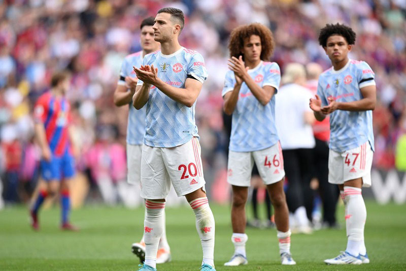 Thua trên sân Palace, MU hú hồn vì giữ được vé dự Europa League