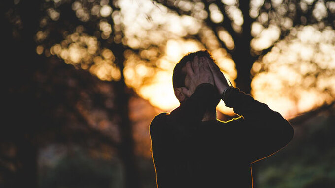 Giám đốc già "ngã ngựa" vì nữ thư ký trẻ đẹp... "khéo chiều"