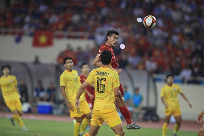 Cú đánh đầu làm tung lưới U23 Thái Lan của Nhâm Mạnh Dũng là bàn thắng 