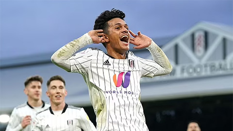 Liverpool chiêu mộ tân binh đầu tiên, tiền vệ Fabio Carvalho