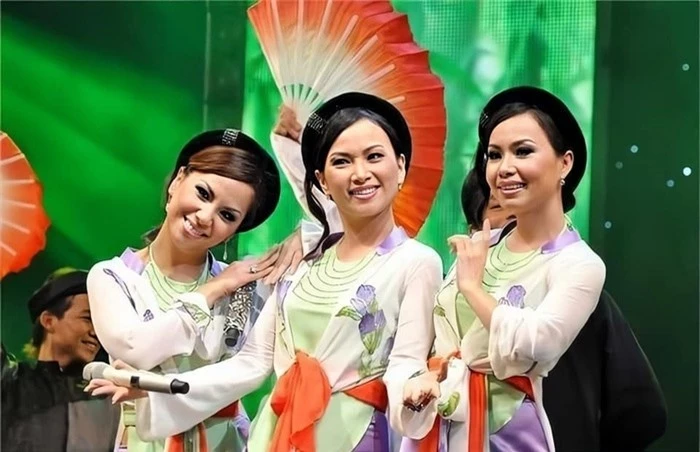 Ngưỡng mộ ba chị em gái thành công nhất của showbiz Việt: cuộc sống giàu có, hôn nhân viên mãn
