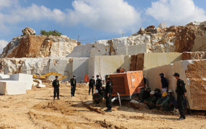 Nghệ An: Kỷ luật 3 cán bộ xã vì để xảy ra khai thác đá trái phép 