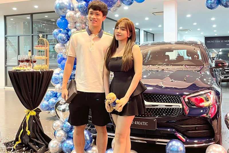 Vừa giành HCV SEA Games 31, Hoàng Đức tậu xe Mercedes-Benz GLC 300 giá hơn 2,5 tỷ đồng