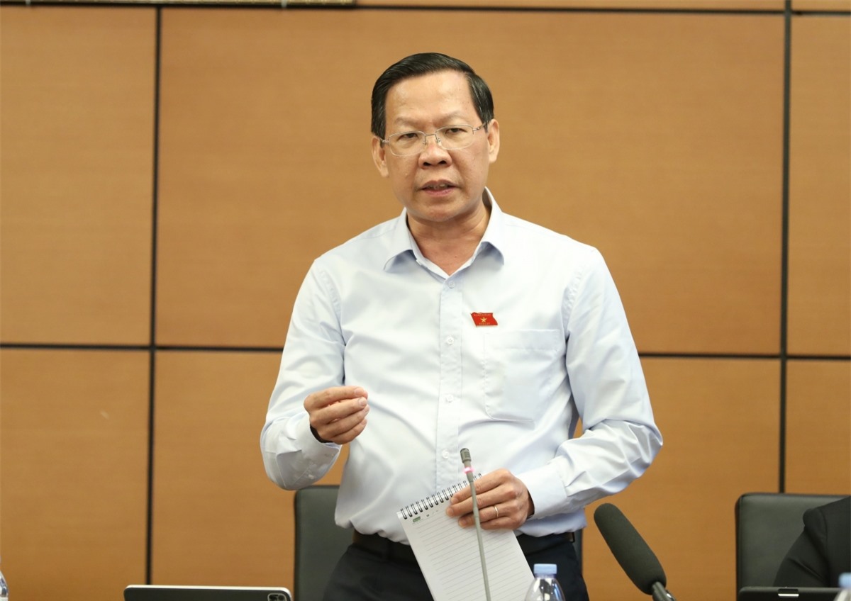 Đại biểu Phan Văn Mãi – Chủ tịch UBND TP.HCM phát biểu thảo luận ở tổ