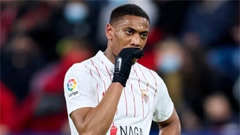 Sevilla ngán ngẩm trả Martial lại cho Man United