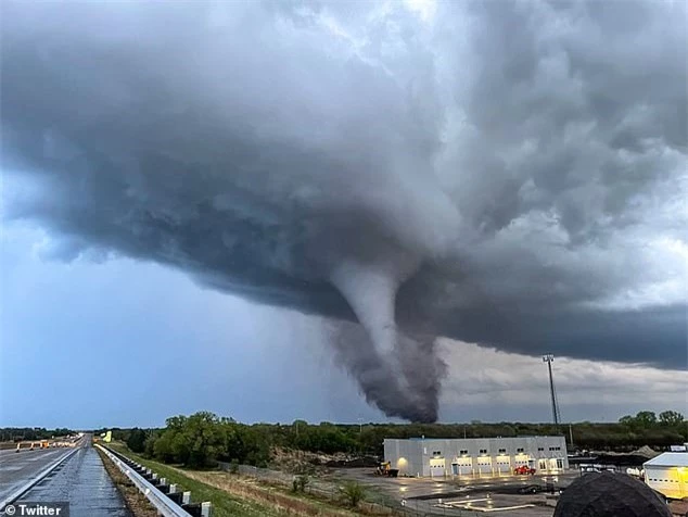 Lốc xoáy ở bang Kansas, Mỹ.