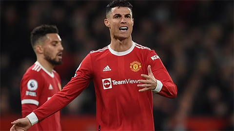 Huyền thoại Liverpool thúc giục Ten Hag loại bỏ Ronaldo