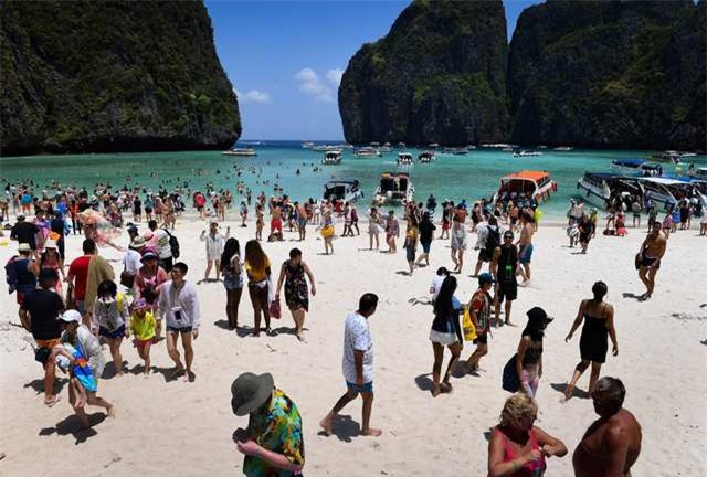 Bãi biển đẹp nhất Thái Lan: Nổi tiếng nhờ phim của Leonardo DiCaprio, từng đón 5.000 lượt tham quan/ngày nhưng cấm du khách làm điều này - Ảnh 2.