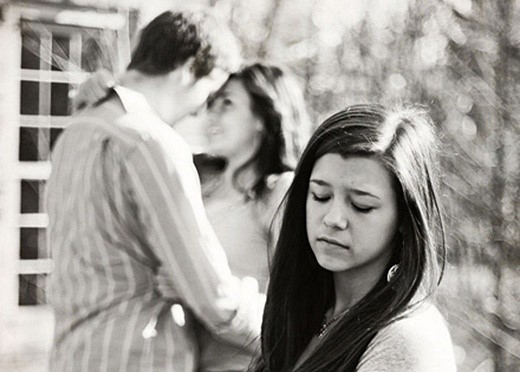 Mải mê công danh sự nghiệp, tôi để "tuột" chồng giám đốc vào tay cô bạn thân