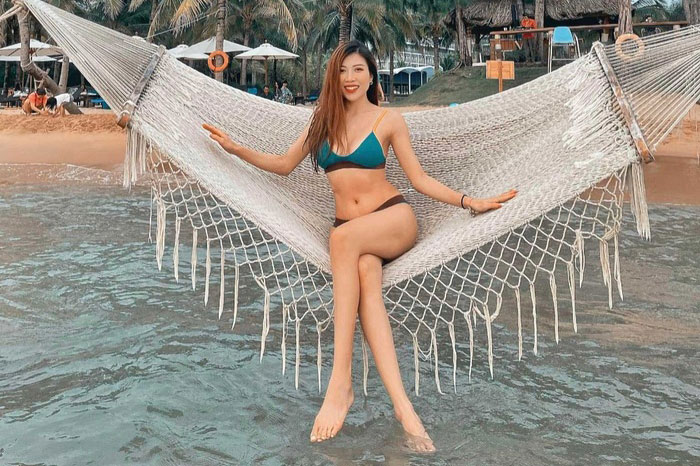 Trang Pháp diện bikini khoe hình thể nóng bỏng ở tuổi 33