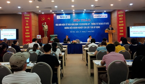 Bắt buộc áp dụng hóa đơn điện tử từ ngày 1/7: Chấm dứt kiểu "tiền trao cháo múc" 