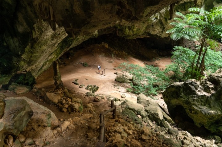 Bên trong hang động huyền ảo từng là nơi dừng chân của các vị vua xứ chùa Vàng - 1