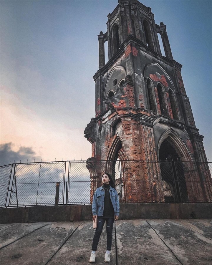 Có một nhà thờ ở Nam Định dù bị bỏ hoang, đổ nát vẫn hút nhiều người đến ngắm - 10