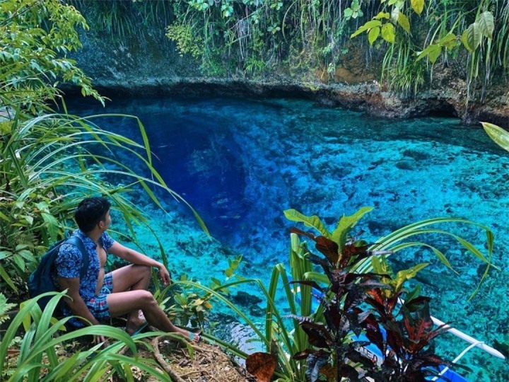 ‘Dòng sông mê hoặc’ bí ẩn nhất Philippines với làn nước xanh thẳm nhìn thấu đáy - 5
