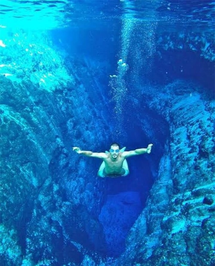 ‘Dòng sông mê hoặc’ bí ẩn nhất Philippines với làn nước xanh thẳm nhìn thấu đáy - 9