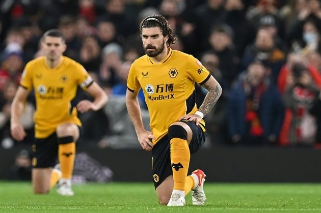 MU tổng tấn công Ruben Neves