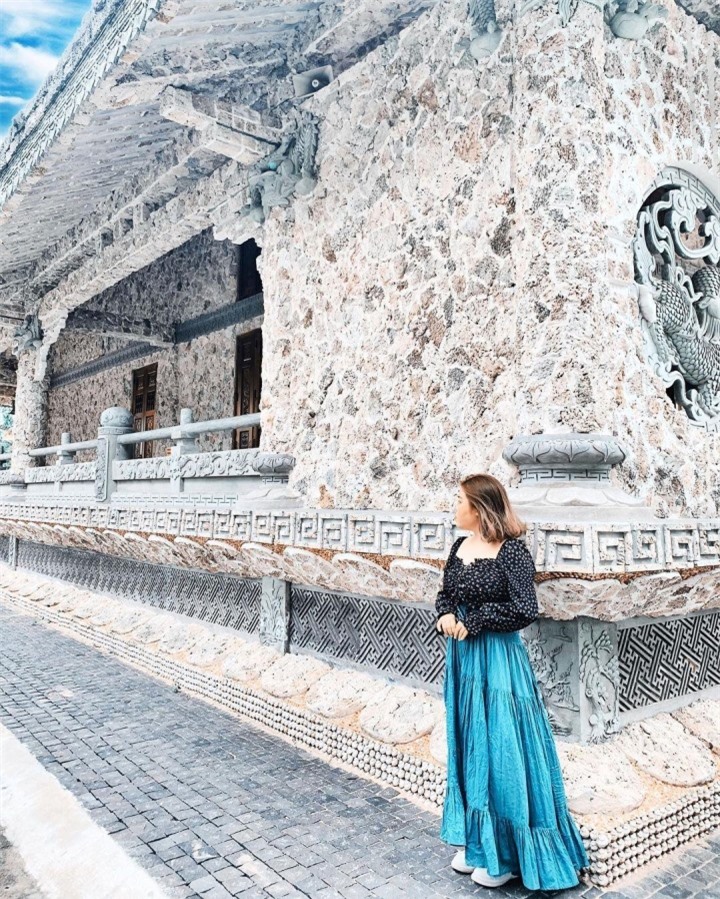 Ngôi chùa nổi tiếng với tích tượng Phật trôi dạt từ biển, xây bằng san hô và dừa - 5
