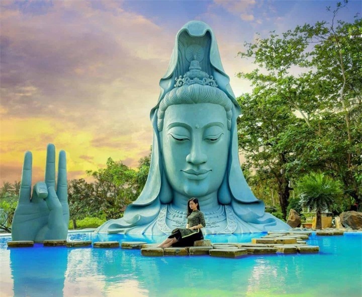 Ngôi chùa nổi tiếng với tích tượng Phật trôi dạt từ biển, xây bằng san hô và dừa - 9
