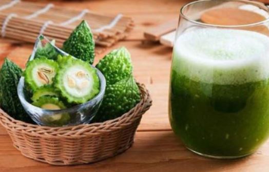 6 tác dụng tuyệt vời nếu bạn uống nước ép khổ qua
