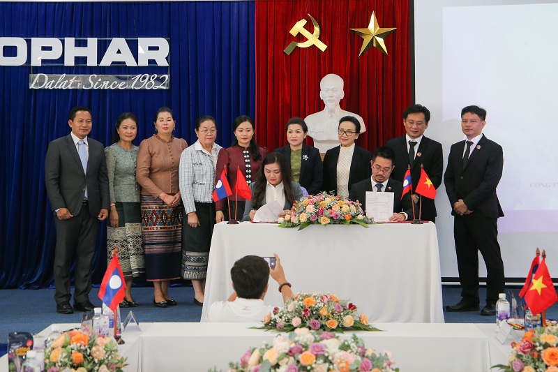 Ladophar ký kết hợp tác với Indochina Holdngs.