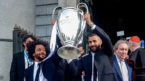 Fan Real châm biếm Mbappe trong lễ diễu hành của Real