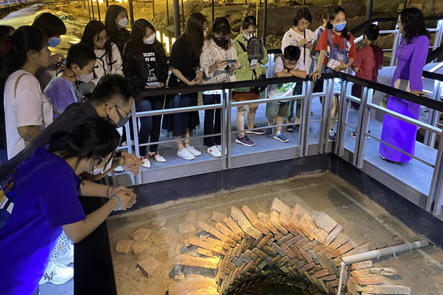 Khám phá bí ẩn hoàng cung xưa qua tour đêm “Giải mã Hoàng thành Thăng Long”