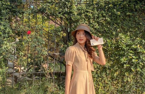 Thu về diện ngay váy cổ điển khiến chàng mê mẩn